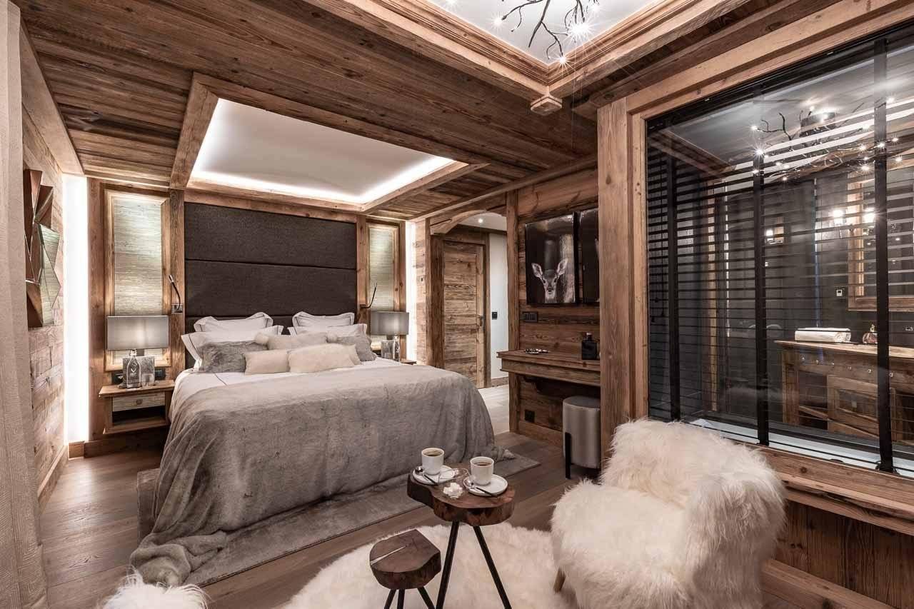 Спальня в стиле шале в архитектуре загородного дома - 27 фото