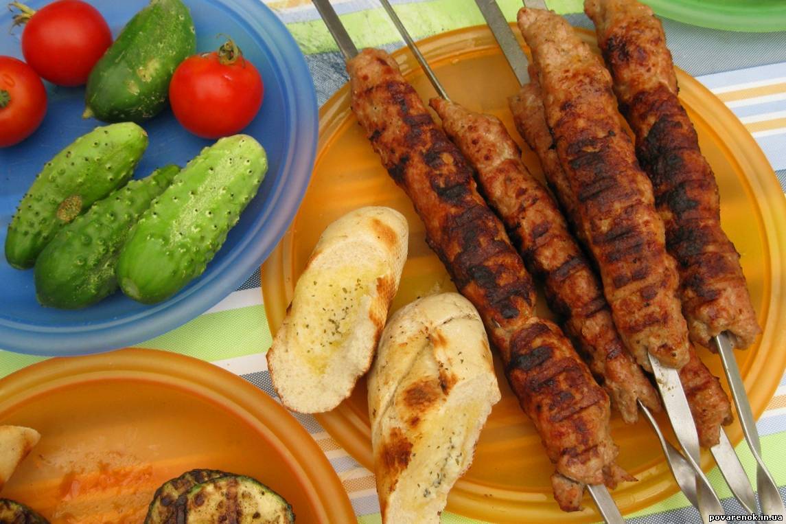 Традиционный люля-кебаб на мангале: из чего и как. рецепты люля-кебаба из баранины, свинины, курицы и картошки