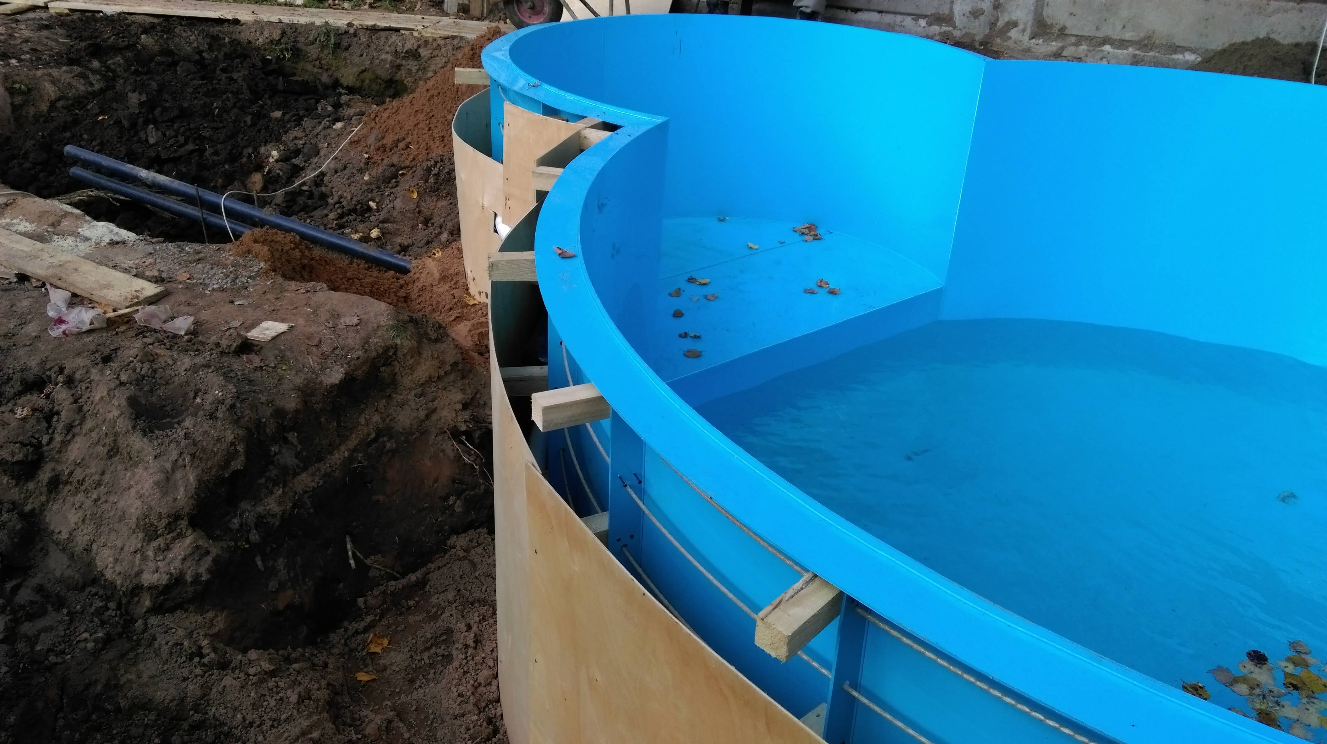 Как построить бассейн на даче своими руками из подручных материалов?