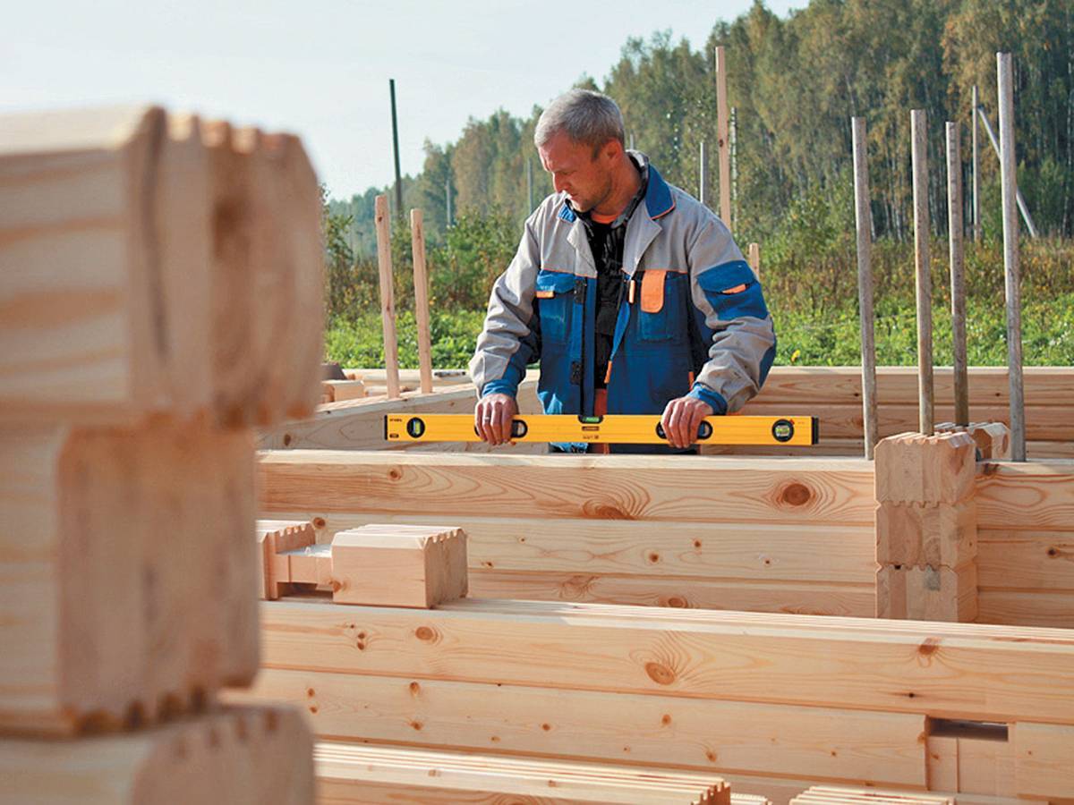 Особенности строительства домов из бруса и других видов древесины: сравнение