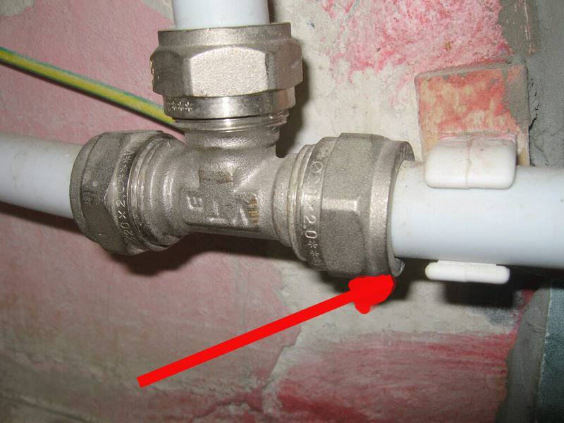 Чем заделать течь в трубе канализации: как устранить, чем замазать место протечки в канализационной системе, что делать если протекают соединения, какие заглушки для этого использовать, какой срок слу