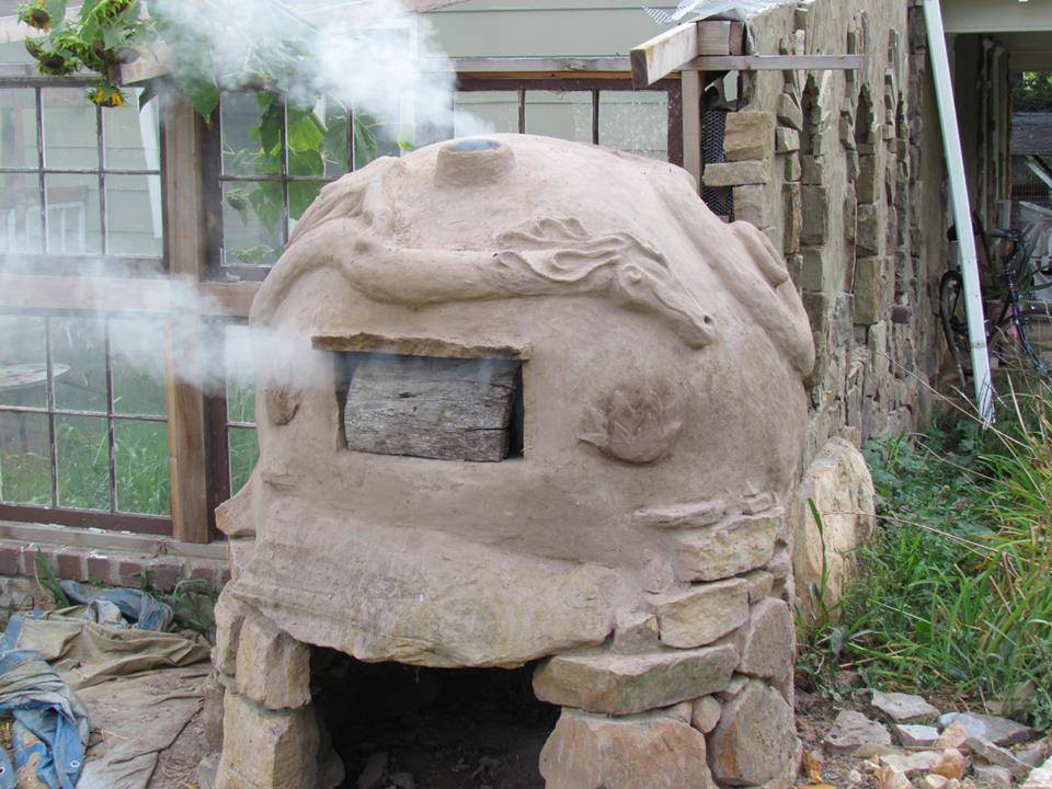 Глинобитная печь – современный прибор, отдающий дань традициям