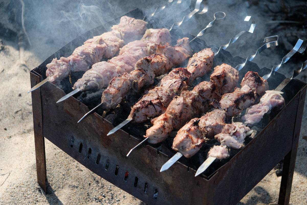 Шашлык-убийца: 5 опасностей, о которых вы не подозреваете, жаря мясо на открытом огне