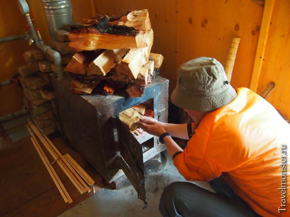 Как правильно растопить печь дровами или углем?