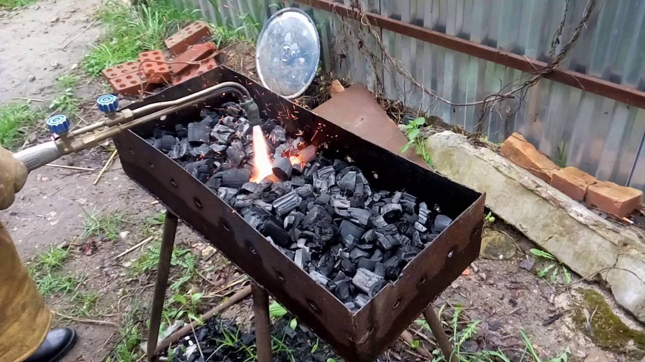 Как разжечь угли в мангале: 12 надежных способов