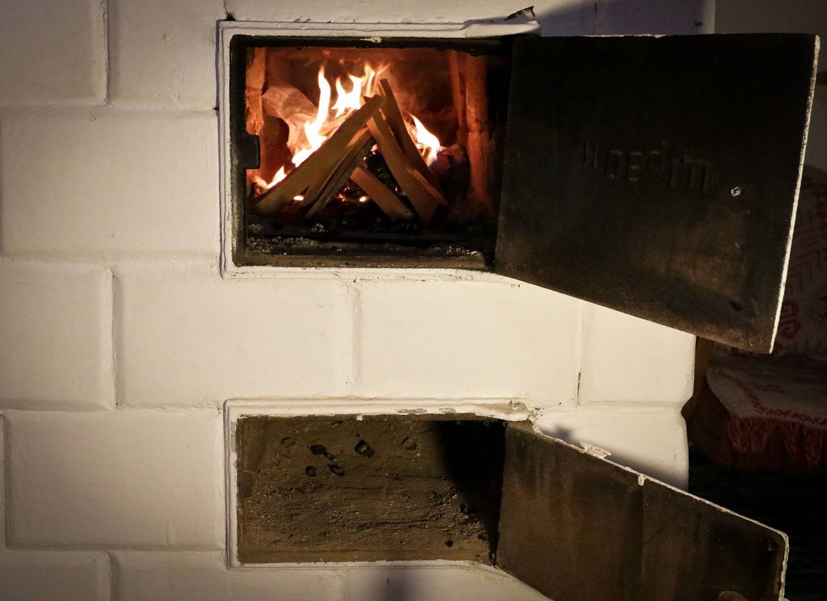 Можно ли топить кирпичную печь углем, дровами и другими видами ресурсов