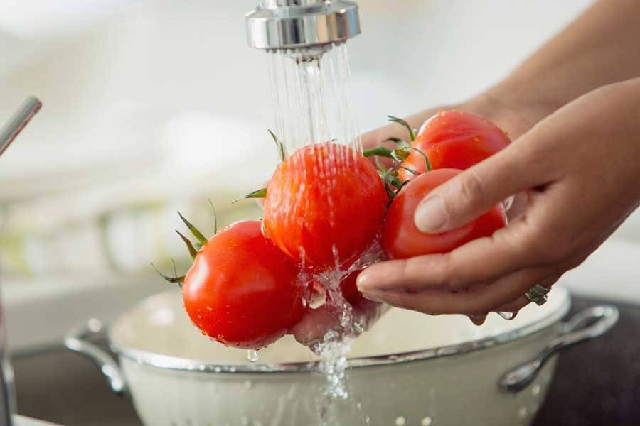 Почему нужно мыть овощи и фрукты обязательно всегда
