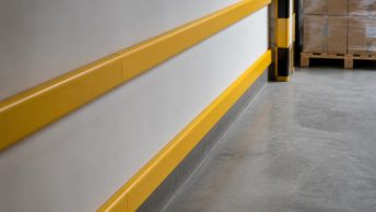 как выбрать отбойники для защиты стен