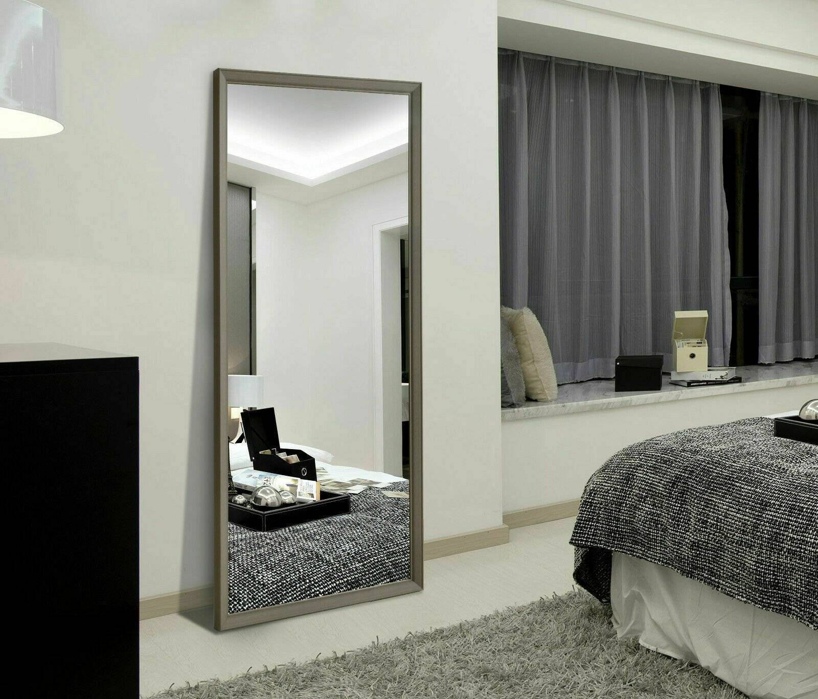 Зеркало в спальне напротив кровати: приметы и критерии выбора