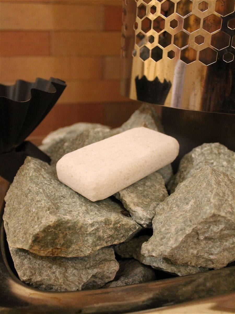 Гималайская соль для бани: применение, процедуры и польза
