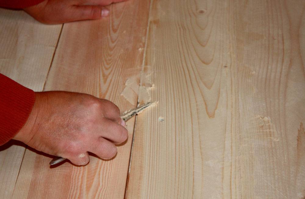 Как заделать щели в деревянных полах раз и навсегда