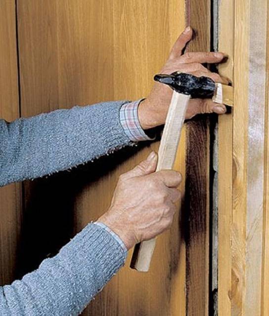 Что делать если повело деревянную дверь? - все про мебель