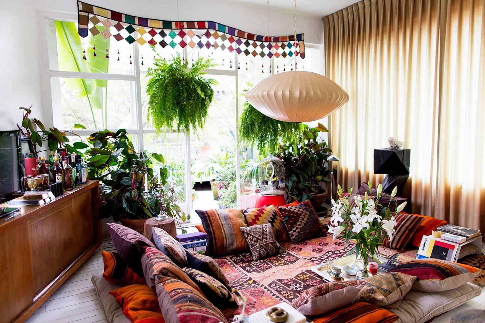 Идея интерьера для маленькой комнаты: растения в дизайне
идея интерьера для маленькой комнаты: растения в дизайне