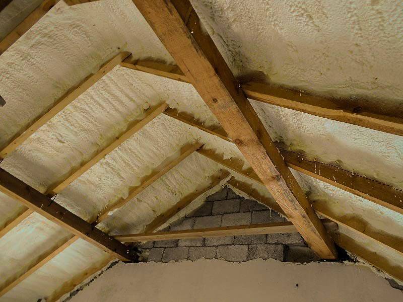 Как утеплять потолок в бане: чем лучше утеплить холодную крышу, наилучший утеплитель, чем можно и как правильно