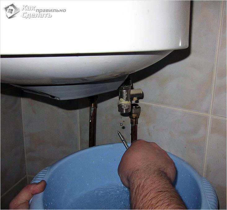 5 способов: как слить воду с бойлера (водонагревателя) правильно
