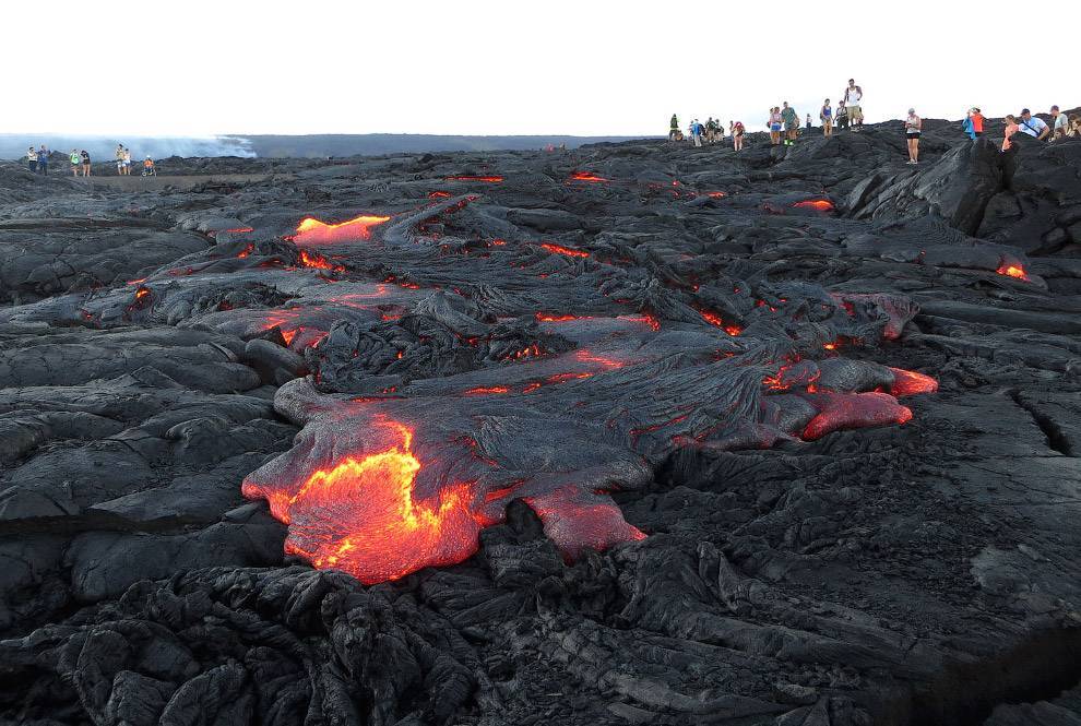 Бесстрашные туристы делали селфи за секунды до смерти на вершине японского вулкана