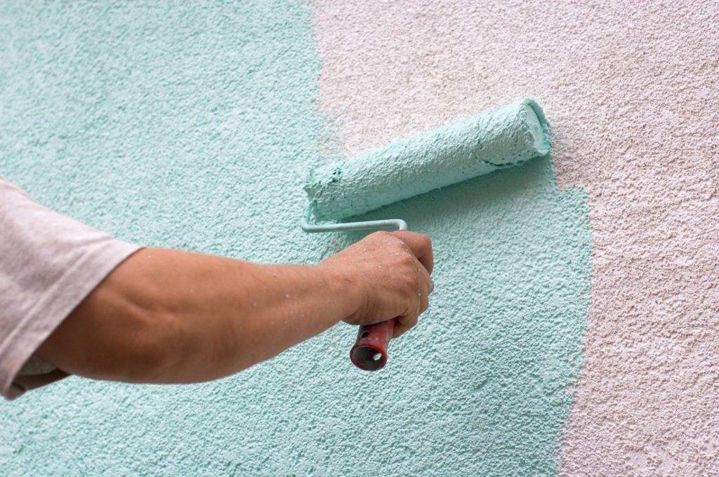 Чем чистить декоративную штукатурку: как помыть водостойкую и простую штукатурку на стенах