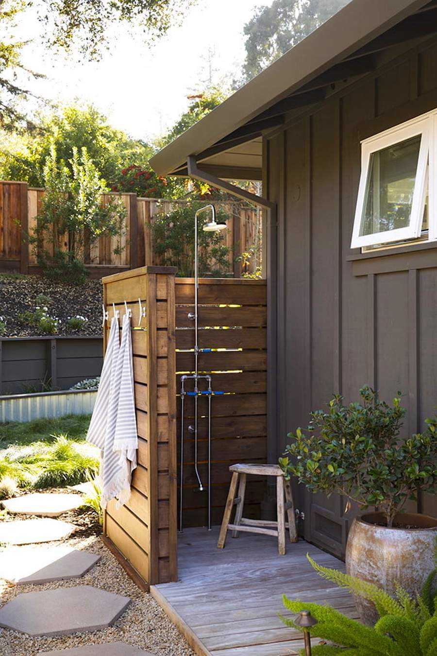 Как сделать летний душ на даче своими руками из подручных материалов: фото, чертежи
