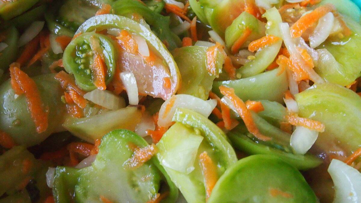 Очень вкусные салаты из зелёных помидоров на зиму (без стерилизации)