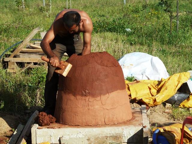 Как самостоятельно сделать печь тандыр из глины и как своими руками построить печь тандыр из кирпича