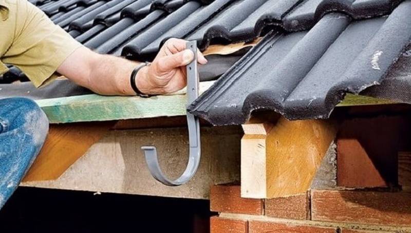Как установить водостоки если крыша уже покрыта - строительный журнал