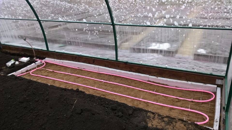Обогрев грунта в теплице: водяной теплый пол для подогрева почвы