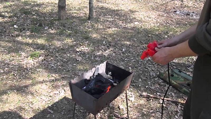 Как разжечь угли в мангале, советы от профессионалов