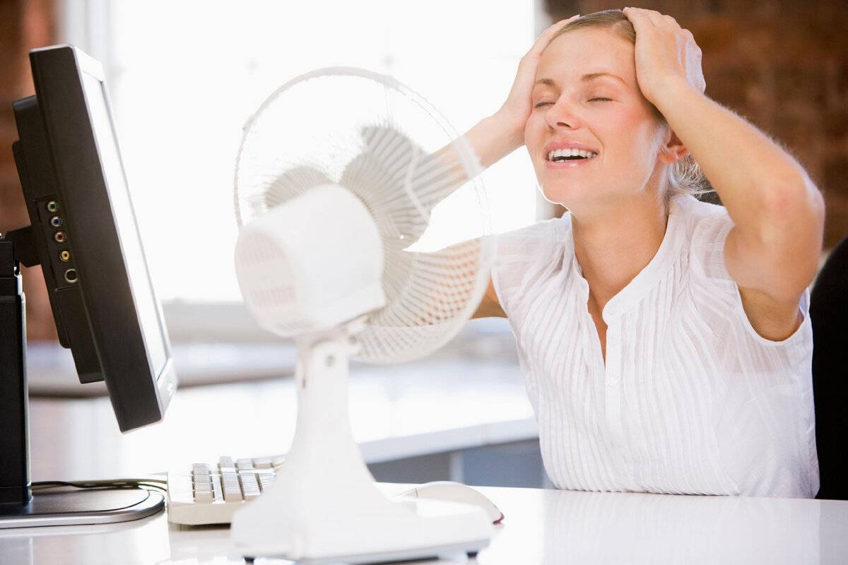 6 способов сохранить ясную голову на работе в сильную жару