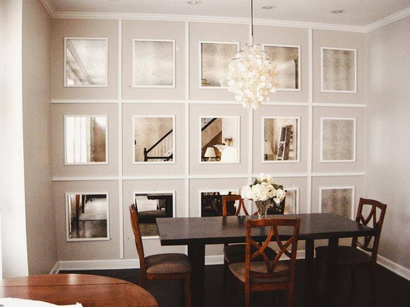 Зеркала в гостиной: 85 фото примеров эффективного использования зеркалдекор и дизайн интерьера