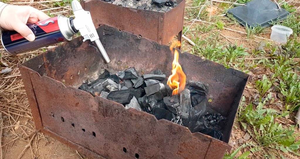 Как разжечь уголь: правильный розжиг для шашлыка