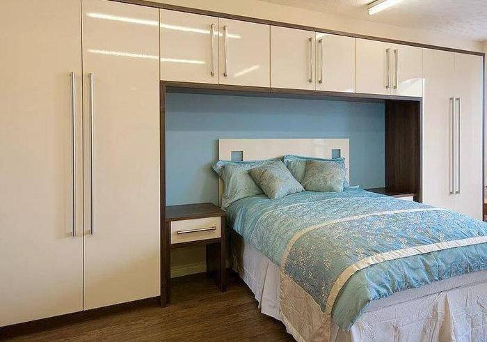 Шкаф-купе в спальню - 95 фото современного дизайна. инструкция, как выбрать и сочетать шкаф в интерьере спальни