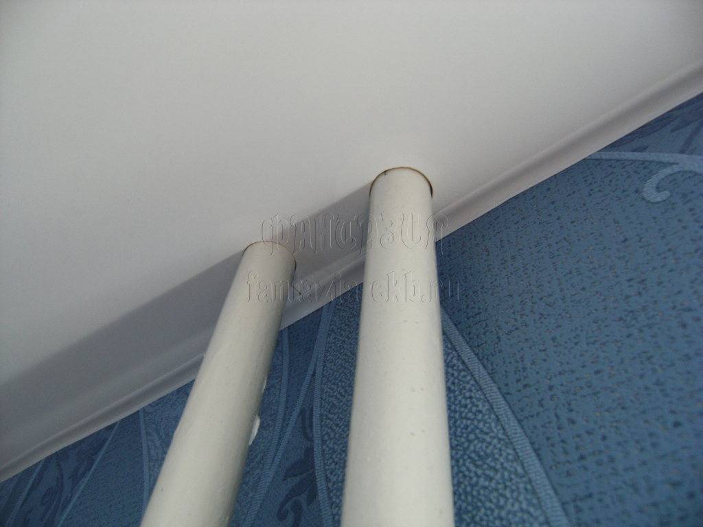 Как уберечь натяжной потолок от перегрева вокруг стояка отопления?