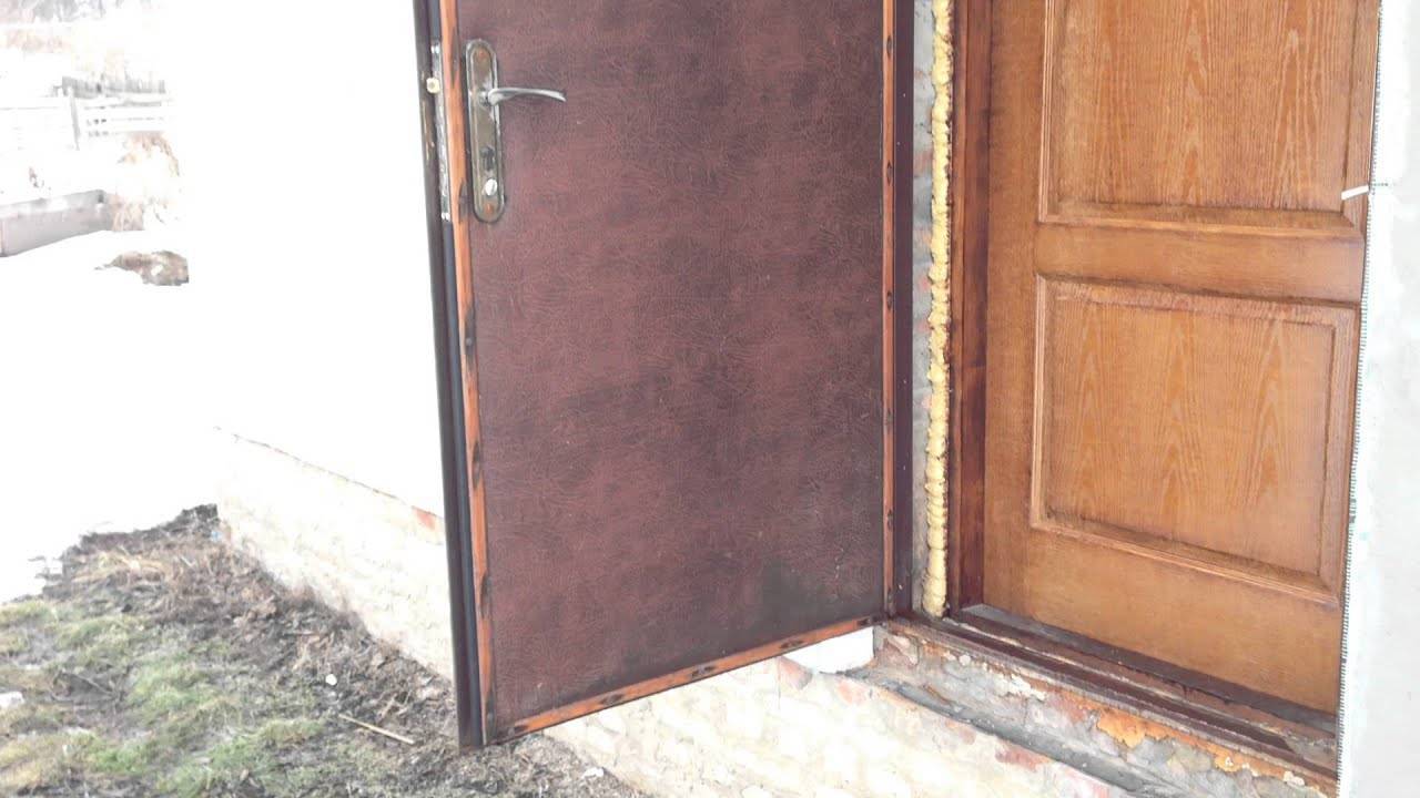 Утепление деревянной двери в частном доме: используемые материалы и порядок работ