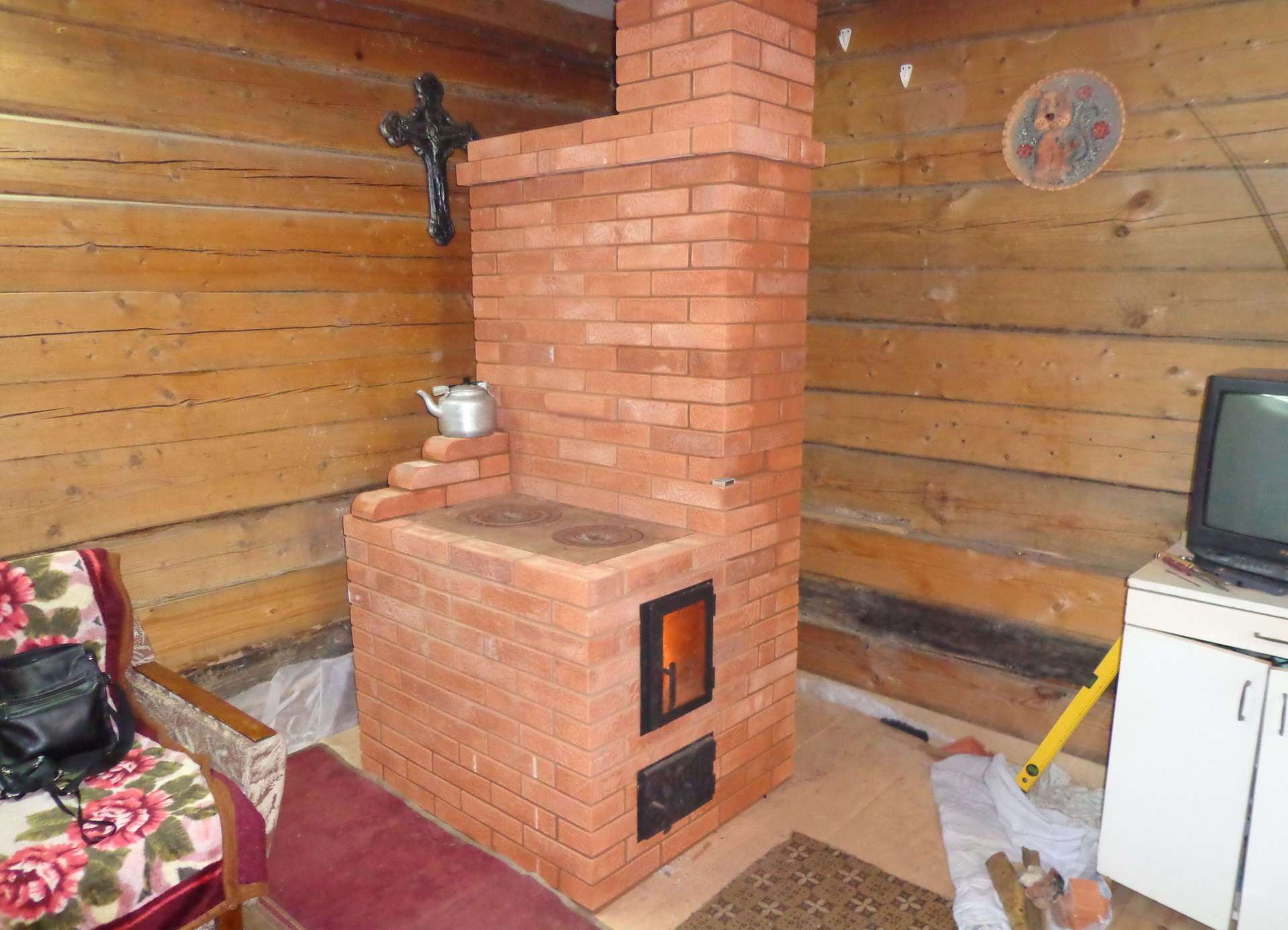 Установка печи в деревянном доме: как правильно установить металлическую печь, железный камин на даче