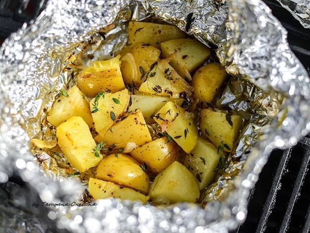 Картошка на мангале: 15 лучших рецептов с фото и видео