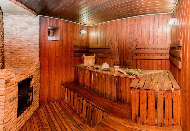 Фото красивых домашних бань, популярные русские бани и сауны, классические современные проекты, детали, повышающие комфорт: мансарда, веранда, бассейн