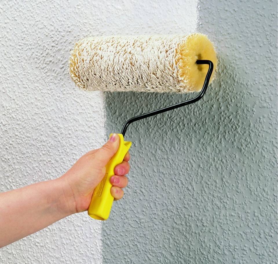 Как и чем правильно мыть стены и потолок, покрашенные водоэмульсионной краской, чтобы не повредить покрытие
