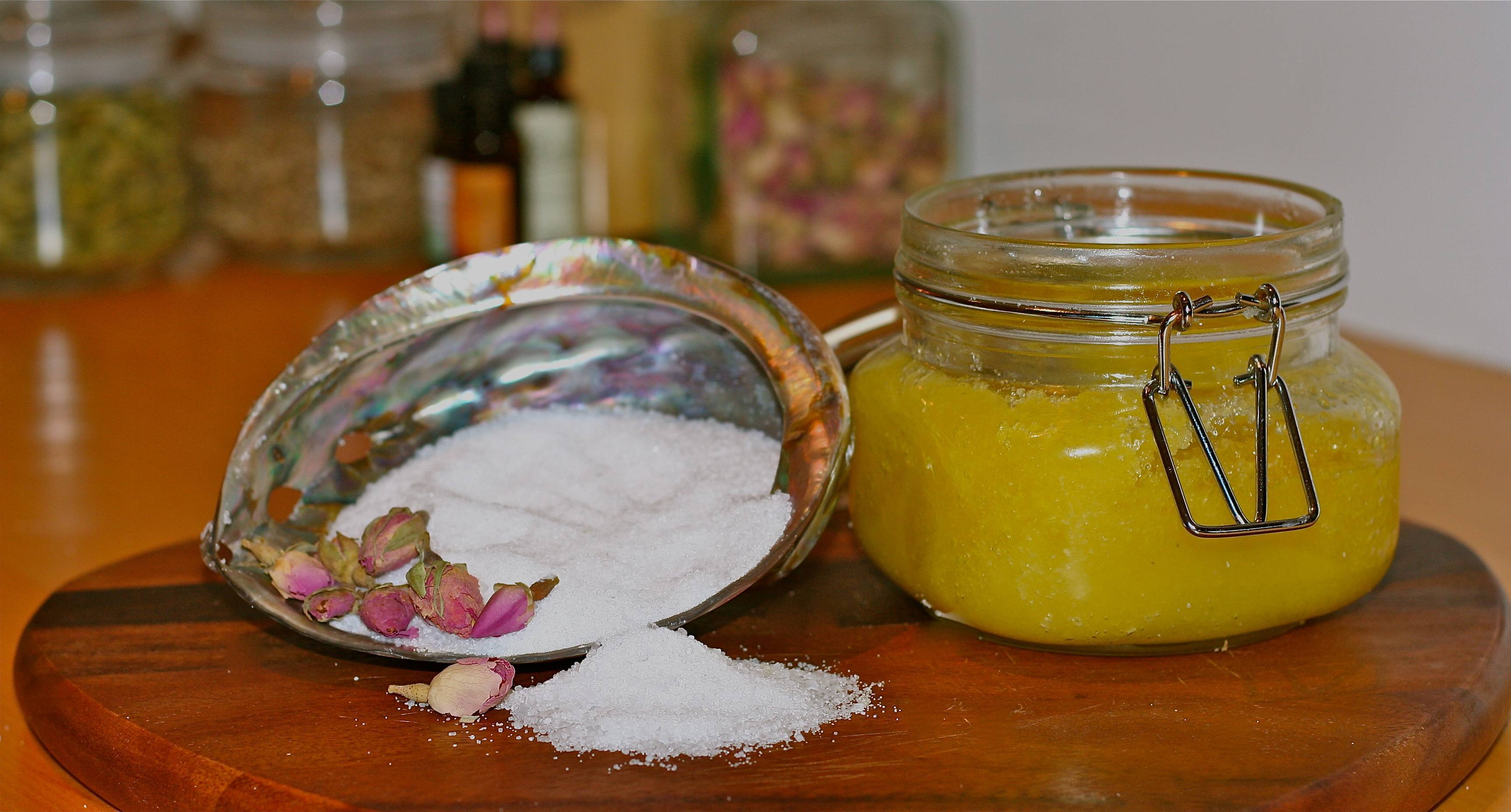 Мед в бане и сауне: как правильно использовать для тела, польза массажа и применение с солью
