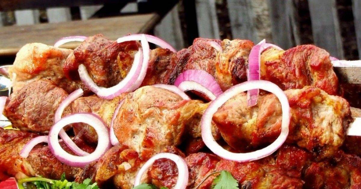 Секреты маринада для самого вкусного шашлыка из свинины, с которым мясо всегда мягкое