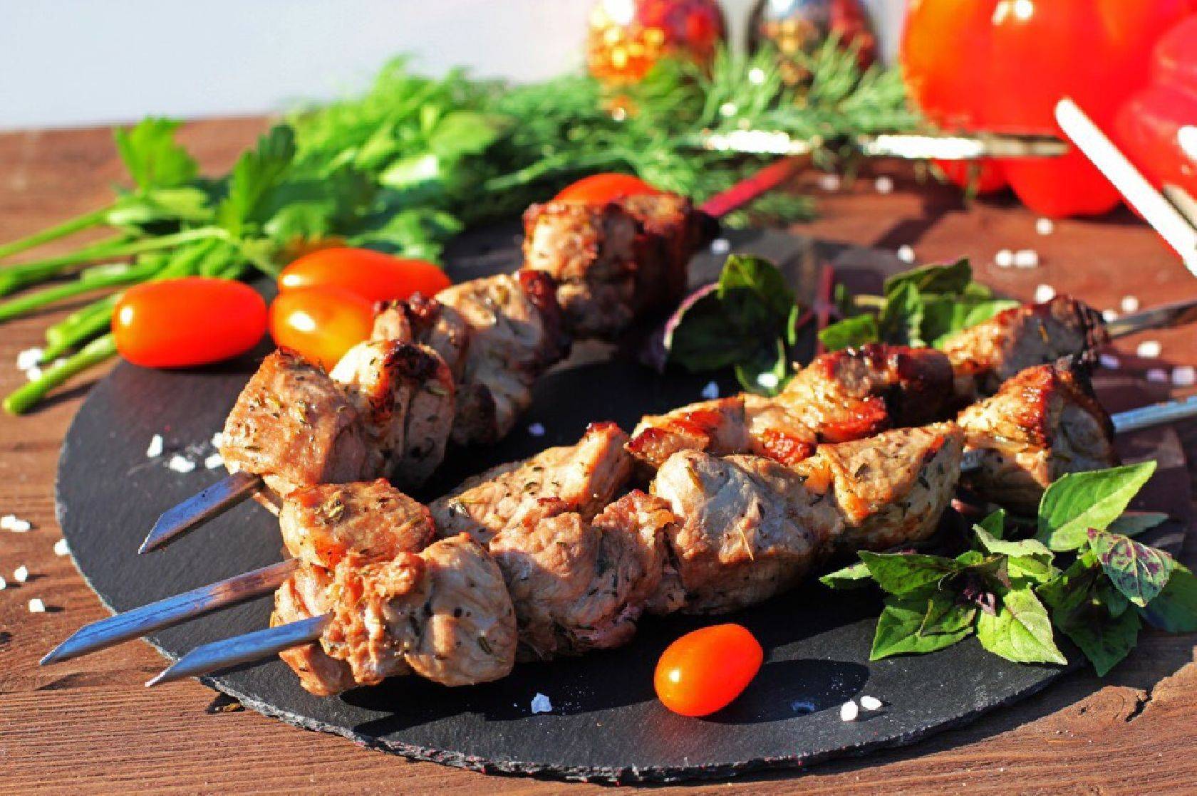 10 рецептов шашлыка из мяса / жарим на мангале и готовим в духовке – статья из рубрики "что съесть" на food.ru