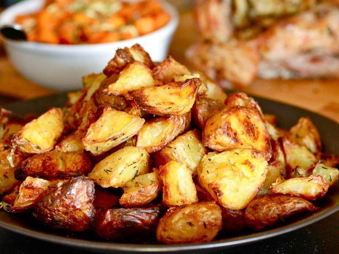 Печеный в духовке картофель в кожуре: польза и вред для здоровья