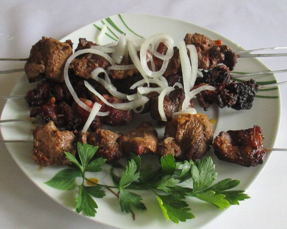 Секреты кавказского шашлыка: 9 рецептов маринада для сочной баранины