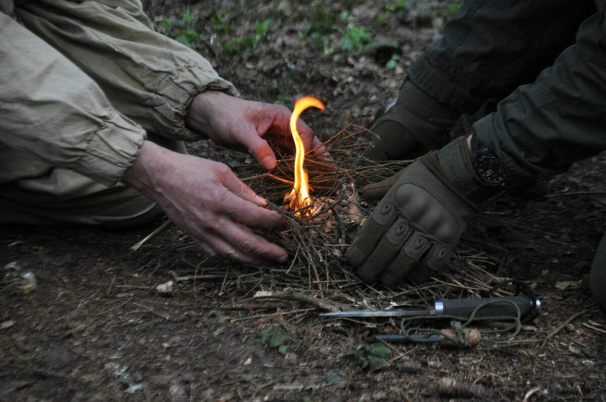Как разжечь костер: место для костра и способы разведения огня.
