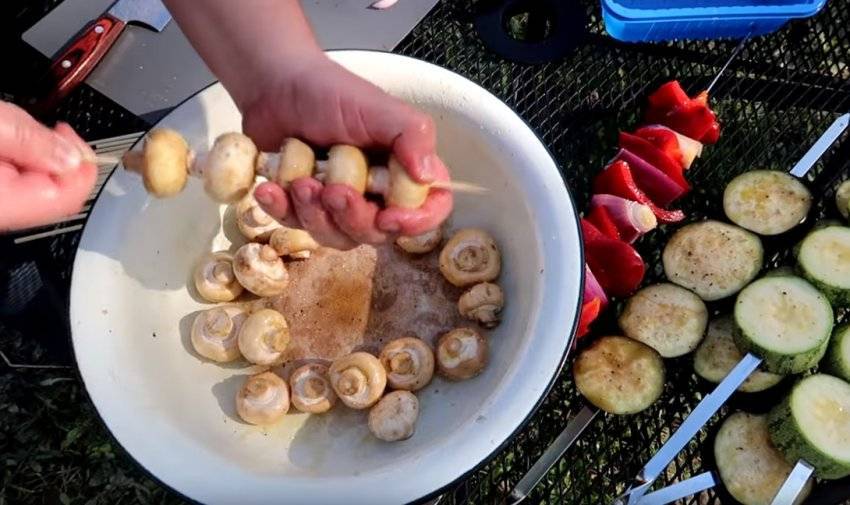 Рецепты грибов на гриле и мангале в шампурах