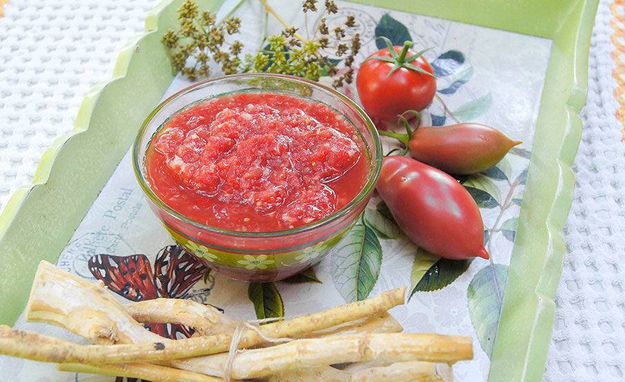 Хреновина: классические рецепты приготовления – с горьким перцем, помидорами и хреном